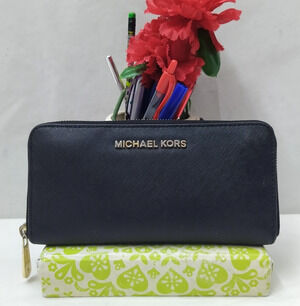 Michael Kors Black Leather Zip Around Credit Card Long Wallet